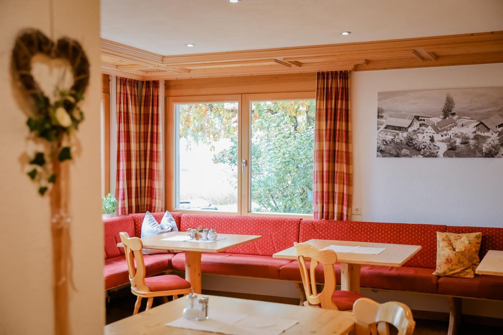 Landhotel Schellenberg อูเบอร์ลิงเงน ภายนอก รูปภาพ
