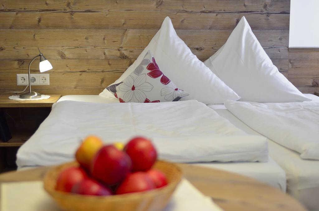 Landhotel Schellenberg อูเบอร์ลิงเงน ภายนอก รูปภาพ