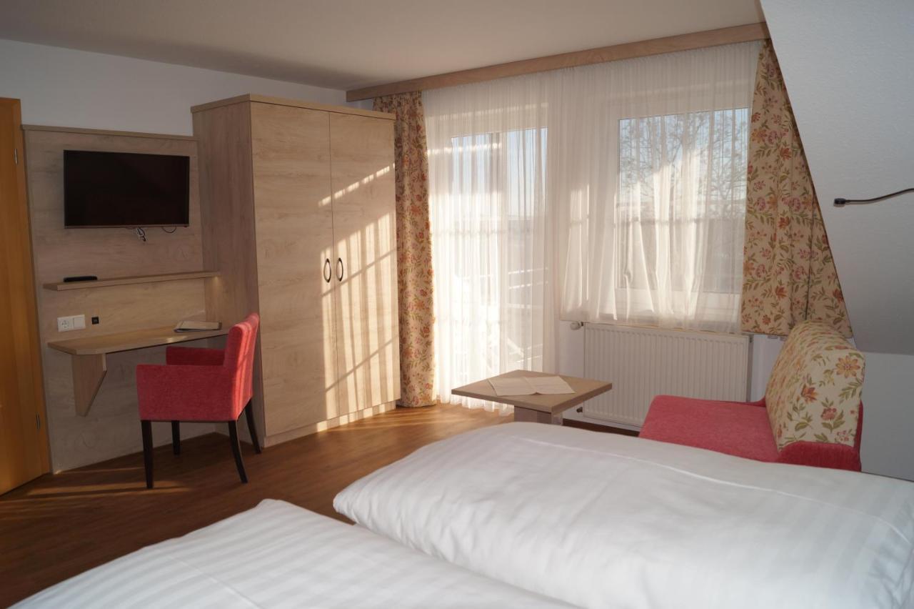 Landhotel Schellenberg อูเบอร์ลิงเงน ภายนอก รูปภาพ
