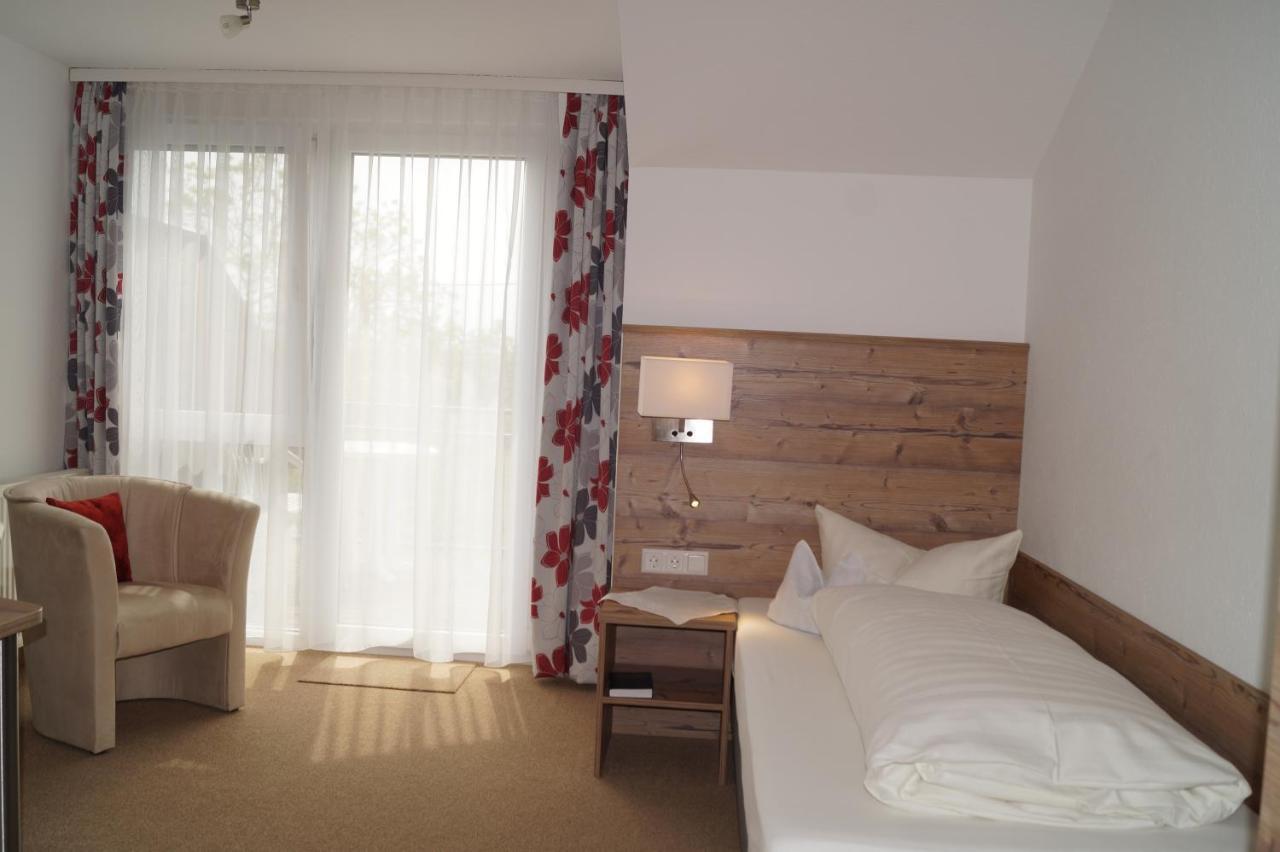 Landhotel Schellenberg อูเบอร์ลิงเงน ภายนอก รูปภาพ